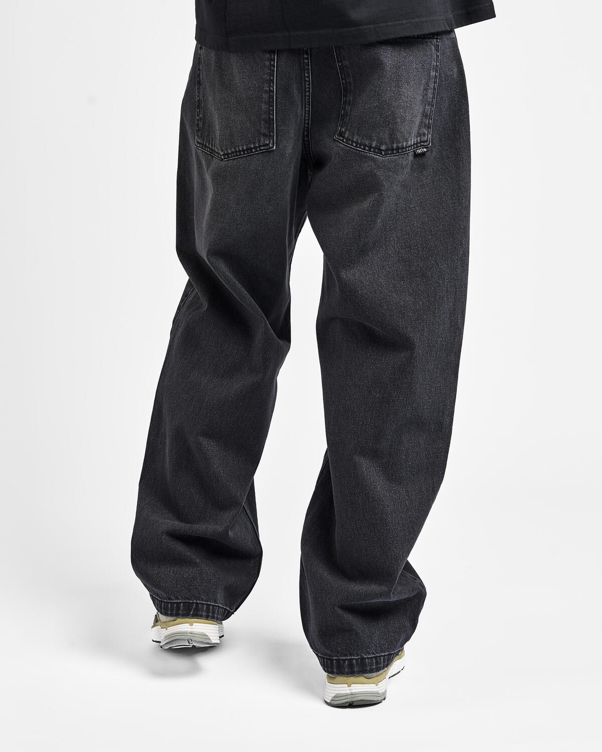 Arte Antwerp Fade Wash Baggy Pants | SS26-022P-BLK | AFEW STORE